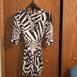 Patterned tie waist dress